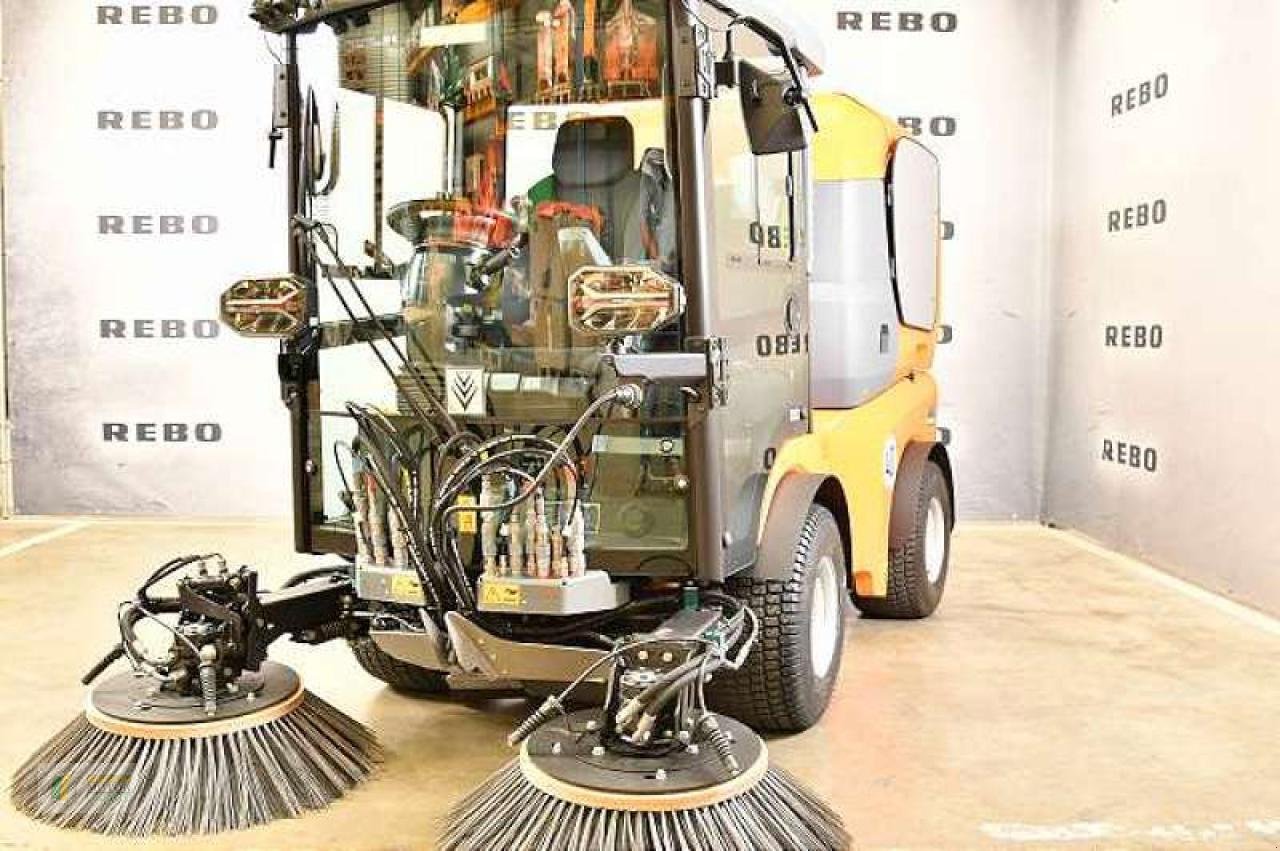 Kehrmaschine des Typs Kärcher MC150, Neumaschine in Cloppenburg (Bild 2)