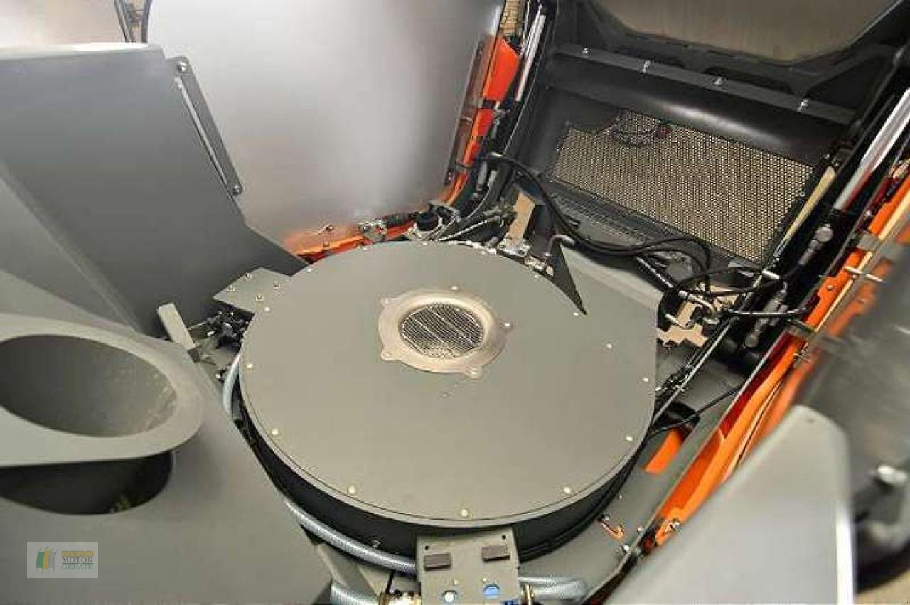 Kehrmaschine des Typs Kärcher MC150, Neumaschine in Cloppenburg (Bild 10)