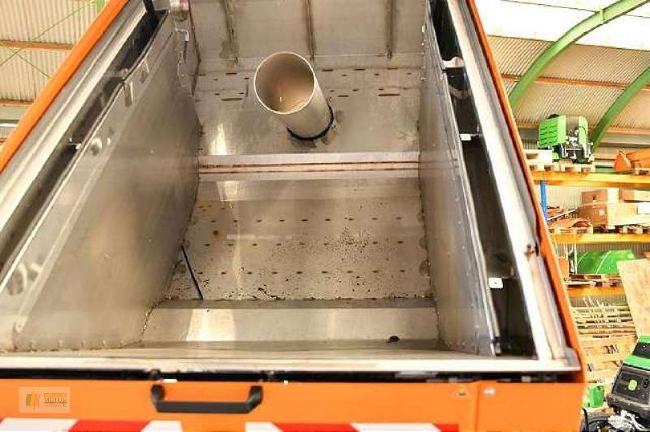 Kehrmaschine du type Kärcher MC250, Gebrauchtmaschine en Bredstedt (Photo 8)