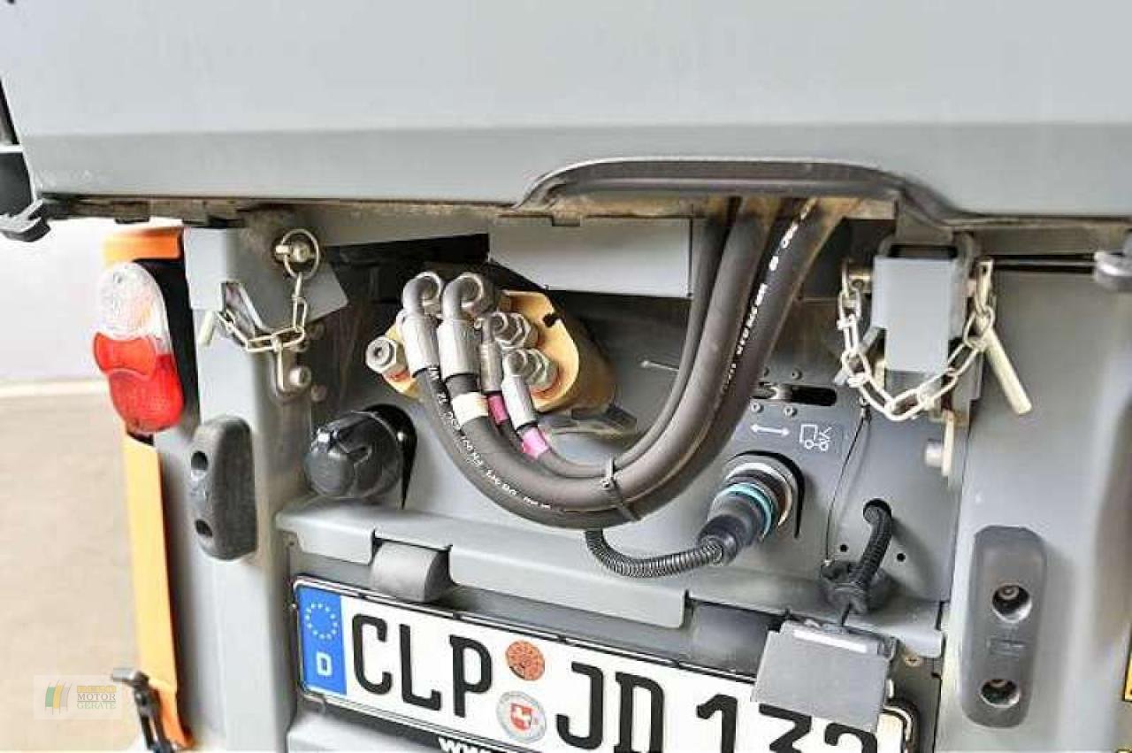 Kehrmaschine des Typs Kärcher MIC42, Neumaschine in Albersdorf (Bild 3)