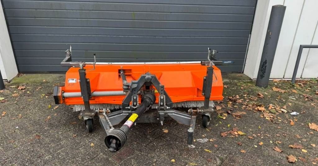 Kehrmaschine des Typs Kersten KM16550M bezem, Gebrauchtmaschine in Geldermalsen (Bild 4)