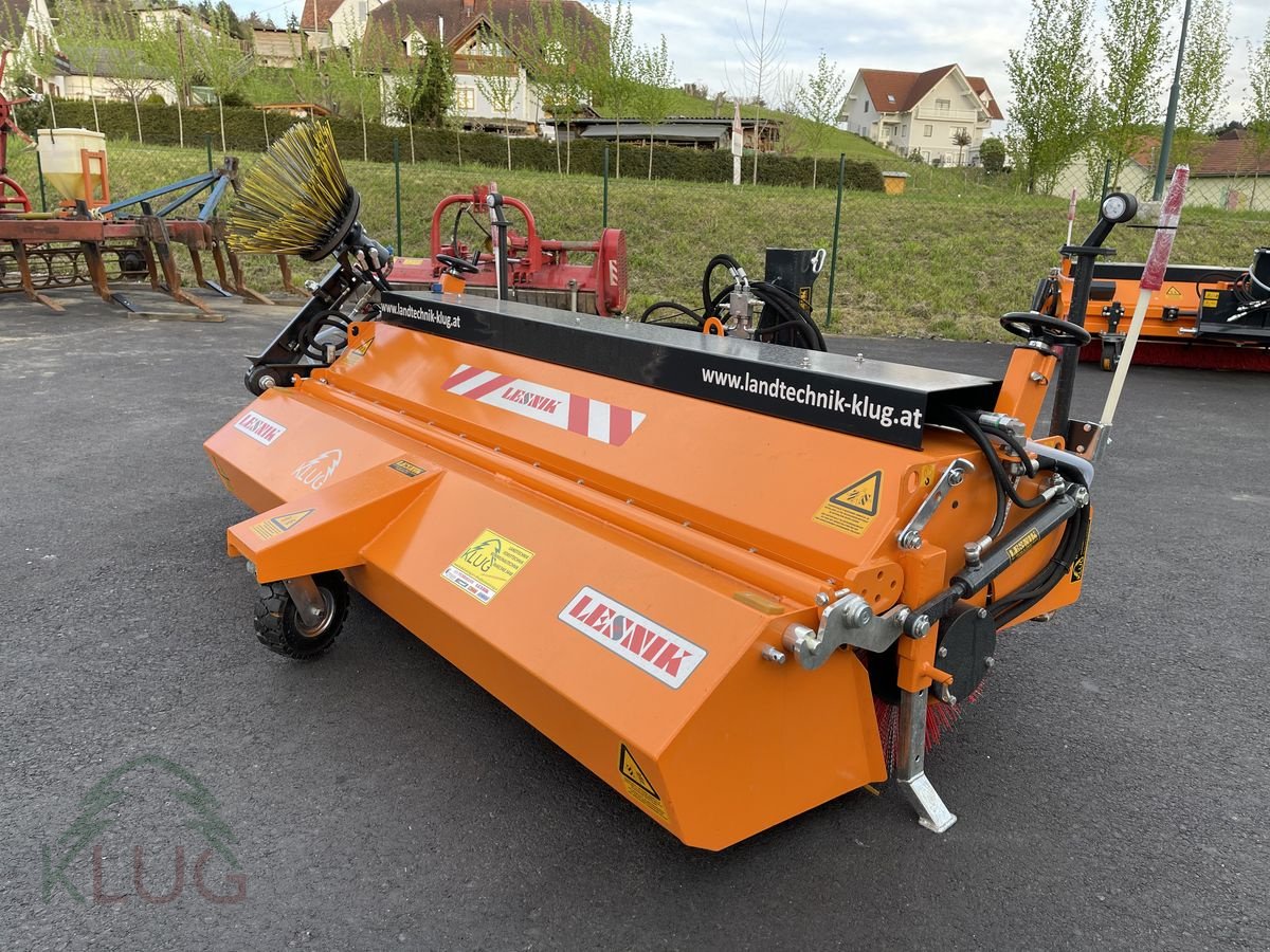 Kehrmaschine des Typs Lesnik MLK 250 Profi Kehrmaschine, Neumaschine in Pirching am Traubenberg (Bild 4)