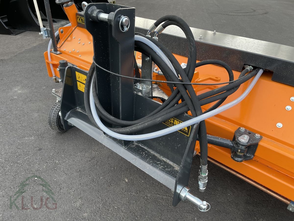Kehrmaschine des Typs Lesnik MLK 250 Profi Kehrmaschine, Neumaschine in Pirching am Traubenberg (Bild 14)