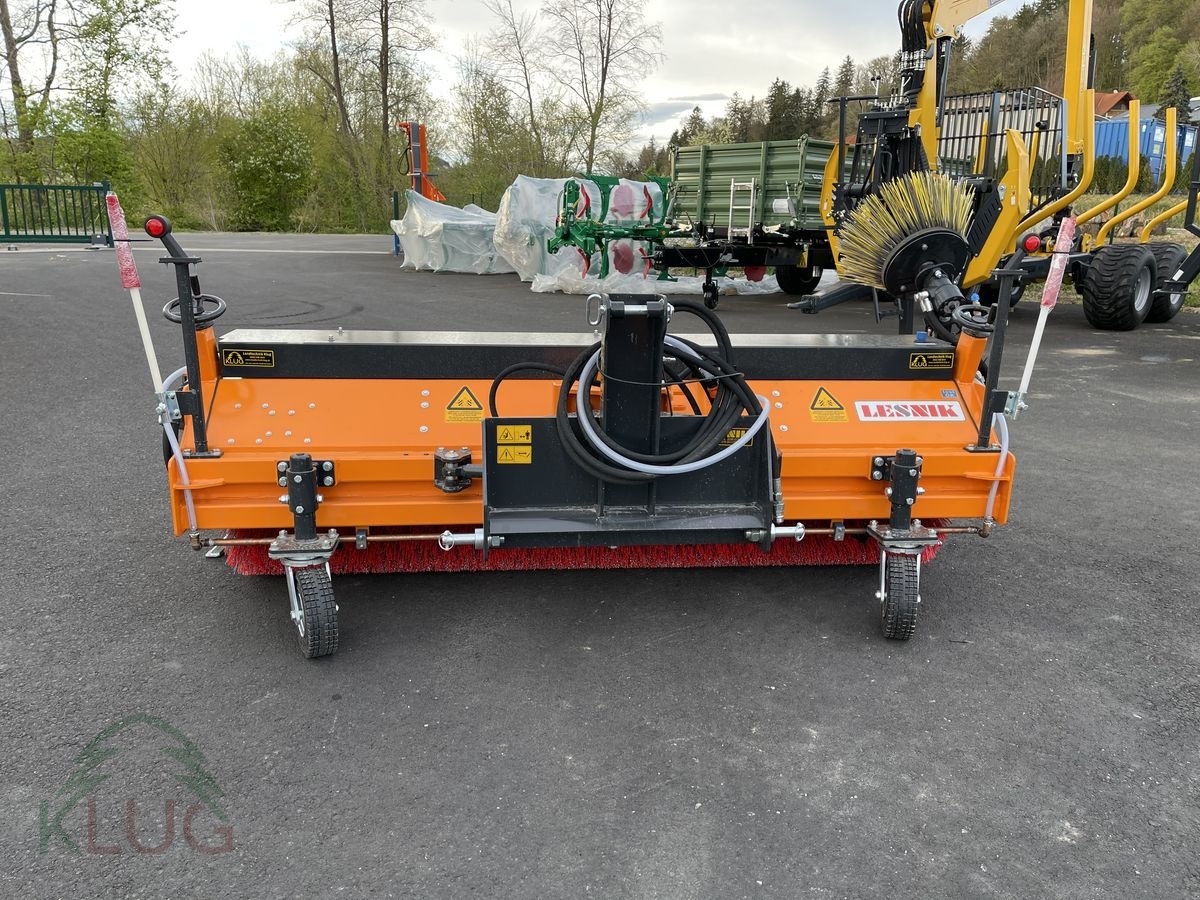 Kehrmaschine des Typs Lesnik MLK 250 Profi Kehrmaschine, Neumaschine in Pirching am Traubenberg (Bild 8)