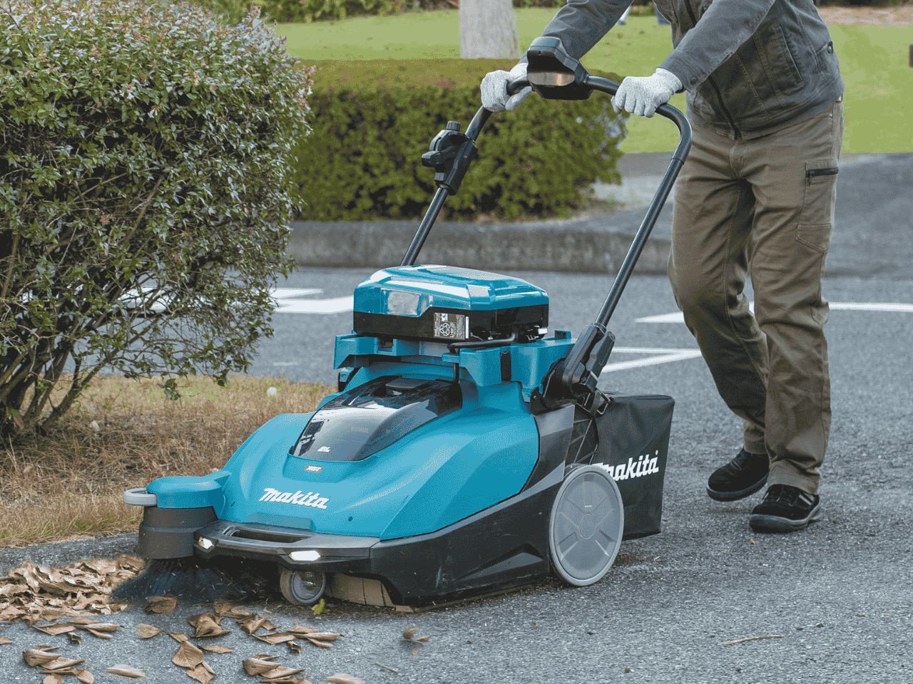 Kehrmaschine of the type Makita VS001G, Neumaschine in Barneveld (Picture 10)