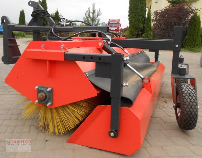 Kehrmaschine des Typs Metal Technik Kehrmaschine / Sweeper/ Zamiatarka 2 m / Barredora de 2 m, Neumaschine in Jedwabne (Bild 3)