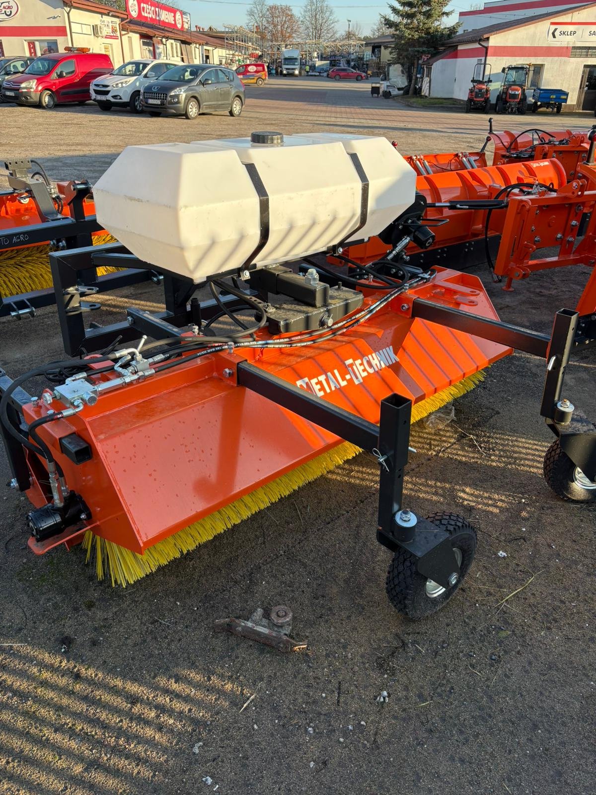 Kehrmaschine des Typs Metal-Technik Kehrmaschine / sweeper, Neumaschine in Michałowo (Bild 10)