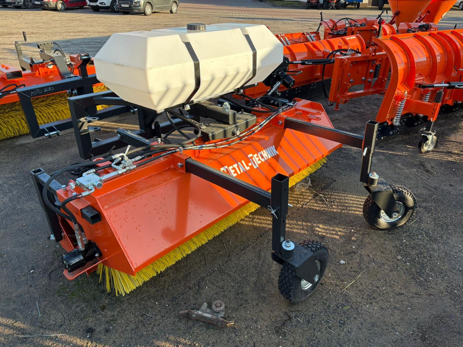Kehrmaschine des Typs Metal-Technik Kehrmaschine / sweeper, Neumaschine in Michałowo (Bild 11)
