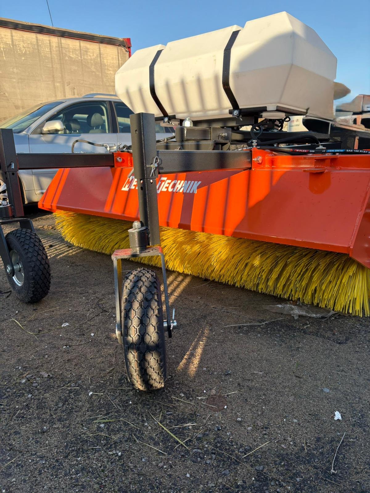 Kehrmaschine des Typs Metal-Technik Kehrmaschine / sweeper, Neumaschine in Michałowo (Bild 13)