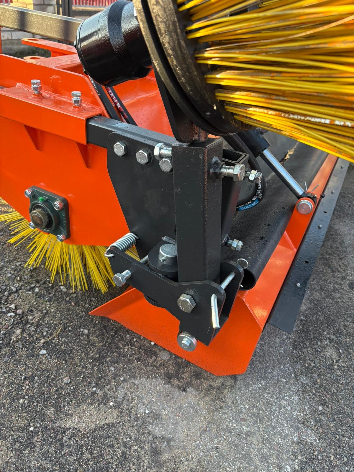 Kehrmaschine des Typs Metal-Technik Kehrmaschine / sweeper, Neumaschine in Michałowo (Bild 17)