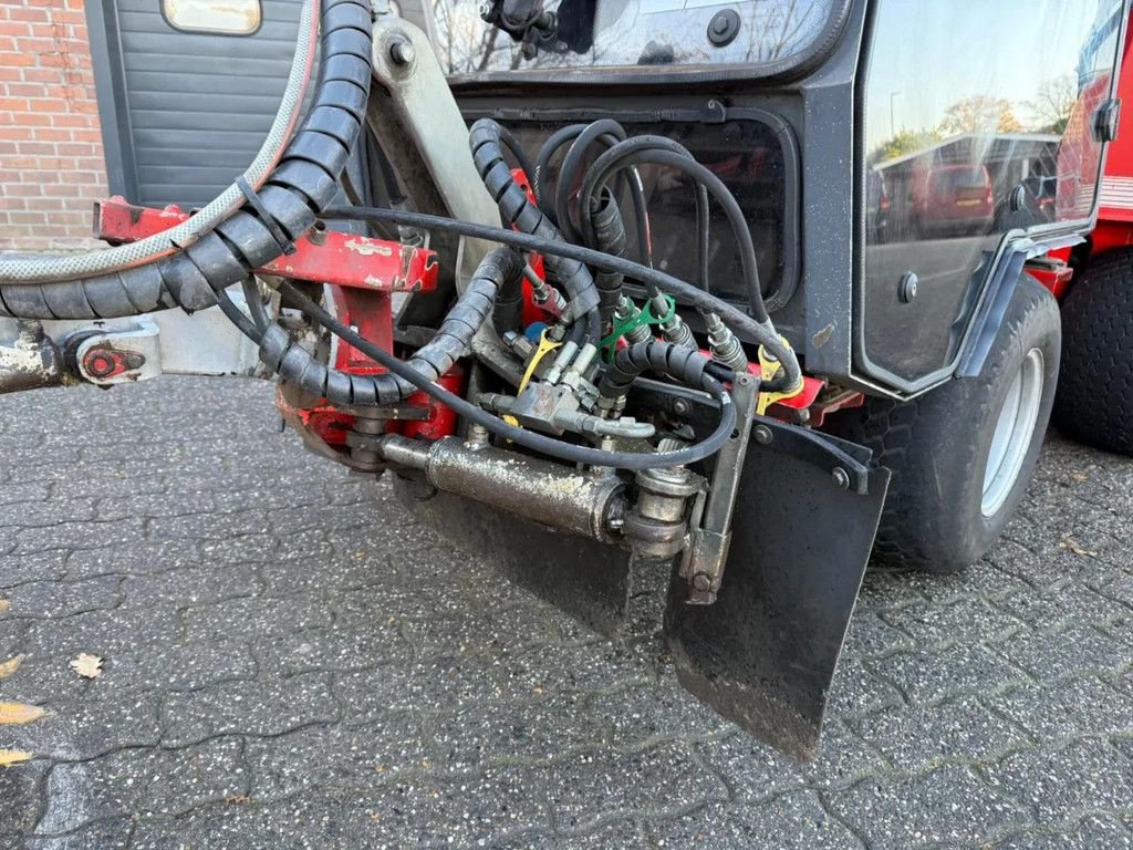 Kehrmaschine des Typs Nimos DM-Trac 205 OKB-70- Onkruidborstelmachine Werktuigendrager 4X H, Gebrauchtmaschine in Saasveld (Bild 5)