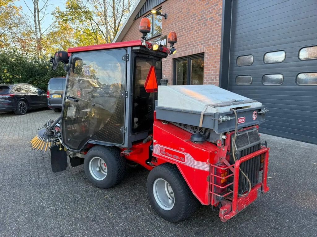 Kehrmaschine des Typs Nimos DM-Trac 205 OKB-70- Onkruidborstelmachine Werktuigendrager 4X H, Gebrauchtmaschine in Saasveld (Bild 3)