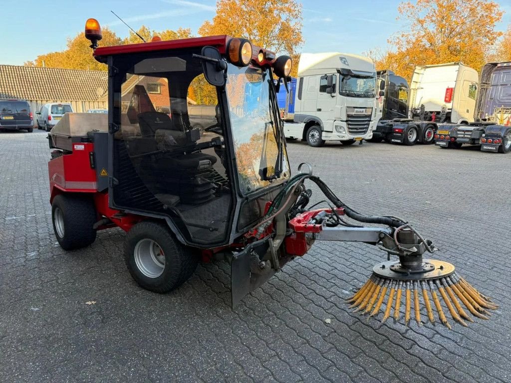 Kehrmaschine des Typs Nimos DM-Trac 205 OKB-70- Onkruidborstelmachine Werktuigendrager 4X H, Gebrauchtmaschine in Saasveld (Bild 2)