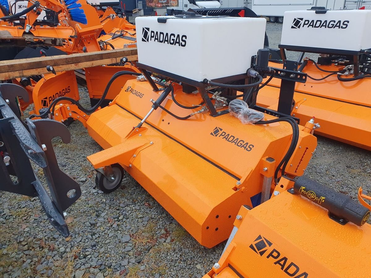 Kehrmaschine a típus Padagas FOX H Kehrmaschine Hoflader Radlader Traktor, Neumaschine ekkor: Aigen-Schlägl (Kép 19)