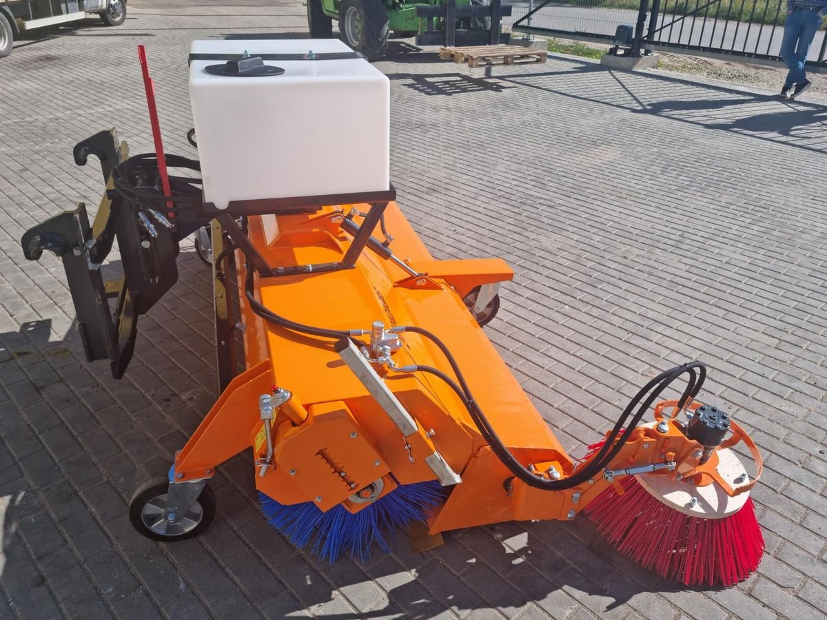 Kehrmaschine a típus Padagas FOX H Kehrmaschine Hoflader Radlader Traktor, Neumaschine ekkor: Aigen-Schlägl (Kép 8)
