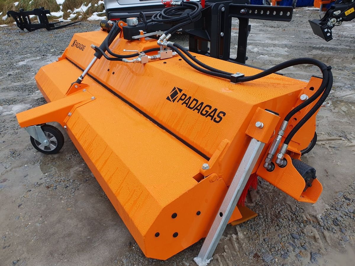 Kehrmaschine typu Padagas FOX Kehrmaschine Hoflader Radlader Traktor Bema, Neumaschine v Aigen-Schlägl (Obrázek 11)