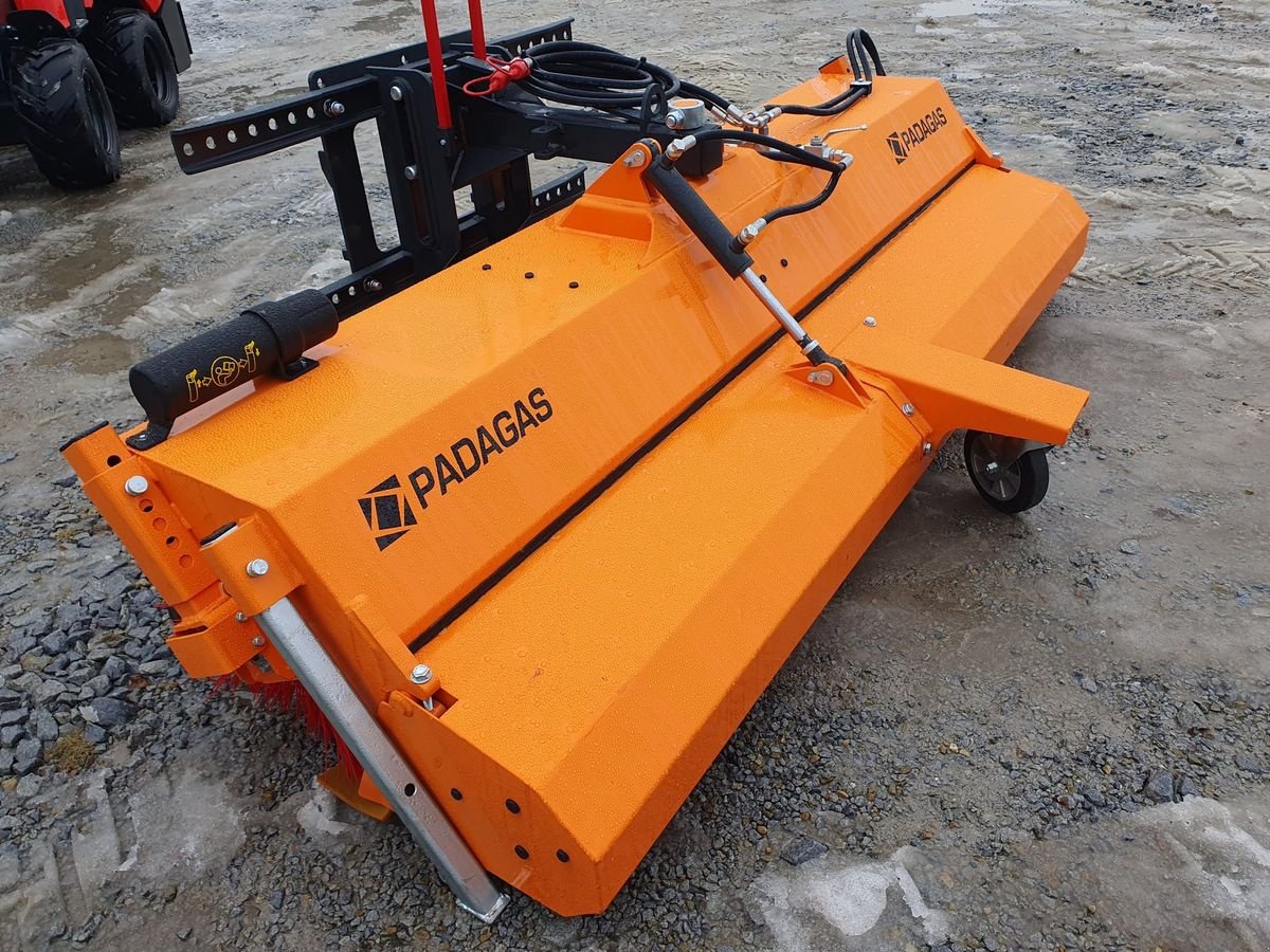 Kehrmaschine typu Padagas FOX Kehrmaschine Hoflader Radlader Traktor Bema, Neumaschine v Aigen-Schlägl (Obrázek 7)