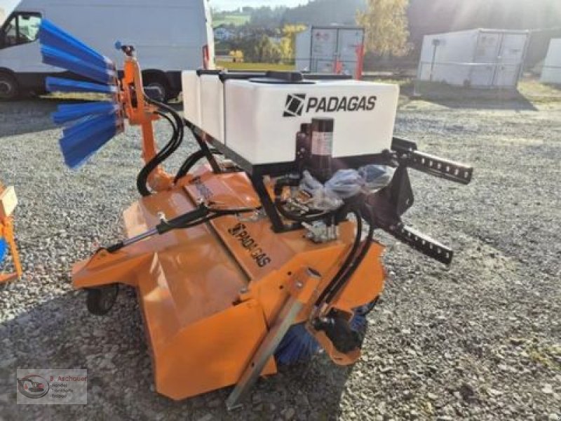 Kehrmaschine of the type Padagas Kehrmaschine PADAGAS Fox 150, Vorführmaschine in Dimbach (Picture 2)
