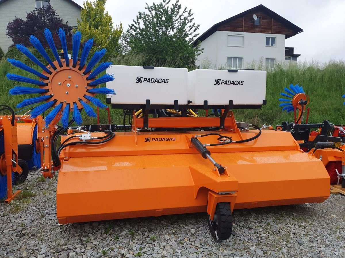 Kehrmaschine of the type Padagas PROFI H KEHRMASCHINE RADLADER Bema Tuchel Trakto, Neumaschine in Aigen-Schlägl (Picture 4)