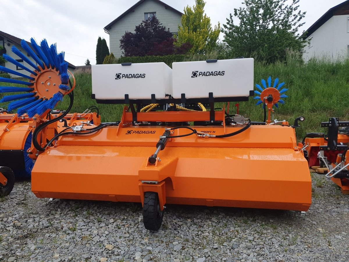 Kehrmaschine of the type Padagas PROFI H KEHRMASCHINE RADLADER Bema Tuchel Trakto, Neumaschine in Aigen-Schlägl (Picture 3)