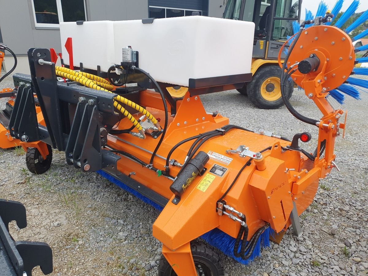 Kehrmaschine of the type Padagas PROFI H KEHRMASCHINE Traktor Radlader Tuchel Bem, Neumaschine in Aigen-Schlägl (Picture 4)