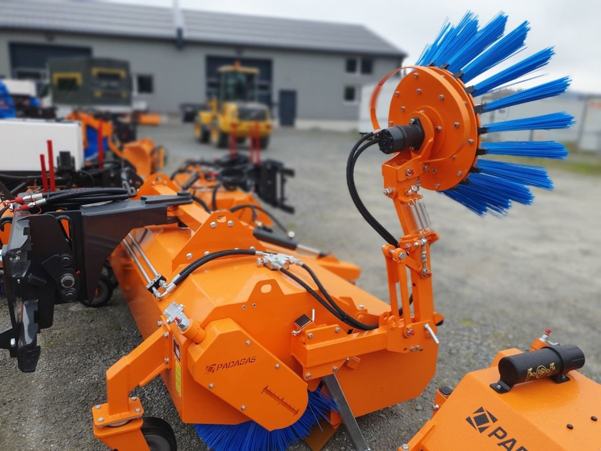 Kehrmaschine типа Padagas PROFI KEHRMASCHINE Traktor Radlader Bema Adler, Neumaschine в Aigen-Schlägl (Фотография 4)