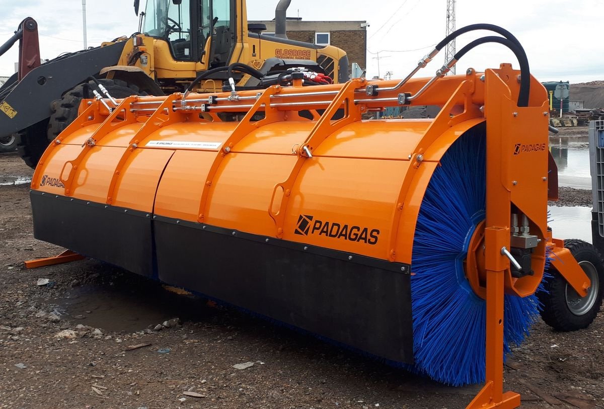 Kehrmaschine des Typs Padagas SHARK H KEHRMASCHINE Traktor Bema Tuchel Radlade, Neumaschine in Aigen-Schlägl (Bild 10)