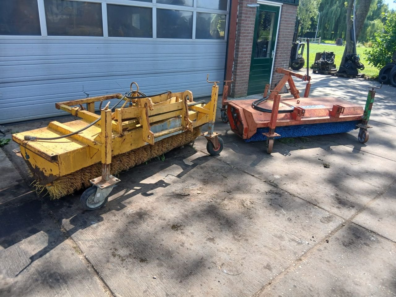 Kehrmaschine of the type Peecon Drie veegmachines, Gebrauchtmaschine in Rouveen (Picture 1)