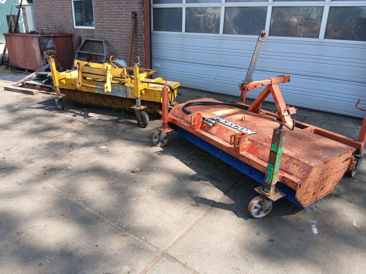 Kehrmaschine of the type Peecon Drie veegmachines, Gebrauchtmaschine in Rouveen (Picture 2)