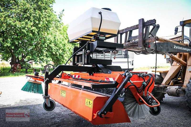 Kehrmaschine des Typs PRONAR ZM 2000 Kehrmaschine 2m + Seitenbesen, Neumaschine in Ostheim/Rhön (Bild 6)