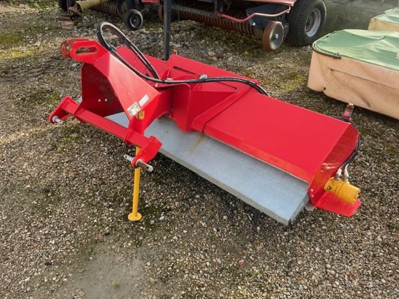 Kehrmaschine du type Rabaud SUPERNET2100A, Gebrauchtmaschine en les hayons (Photo 2)