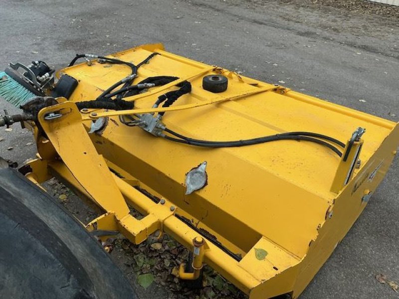 Kehrmaschine des Typs Rabaud TURBONET2300A, Gebrauchtmaschine in les hayons (Bild 4)