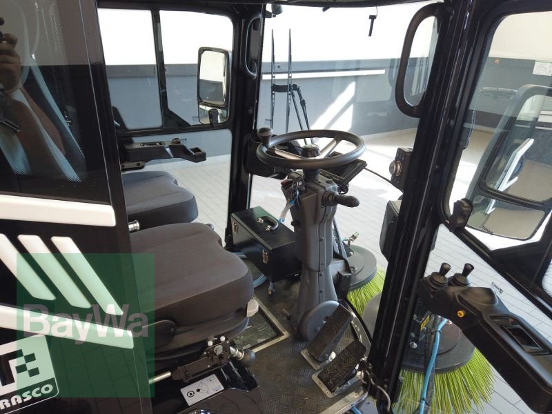 Rasco LYNX CHARGE 2000, Vorführmaschine, Baujahr: 2022, Betriebsstunden: 135 Stunden (Bild 11) Kehrmaschine des Typs Rasco LYNX CHARGE 2000, Vorführmaschine in Manching (Bild 11)