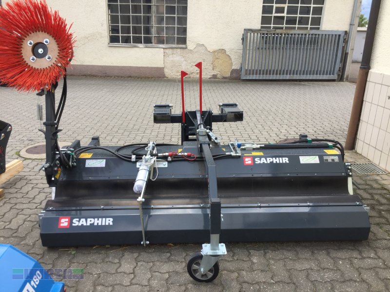 Kehrmaschine des Typs Saphir GKM 231 Kehrmaschine Niveauausgleich Seitenbesen hydr., Neumaschine in Buchdorf (Bild 1)