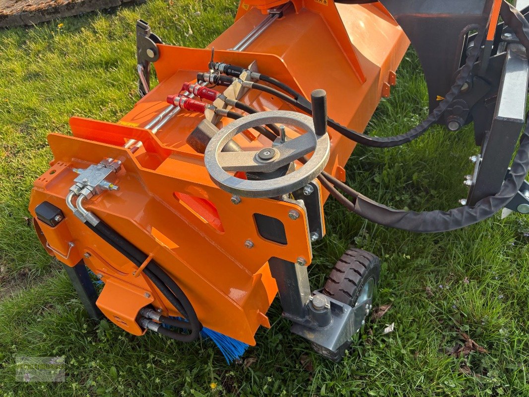 Kehrmaschine des Typs Saphir SKM 28 Kehrmaschine, Neumaschine in Laage (Bild 5)