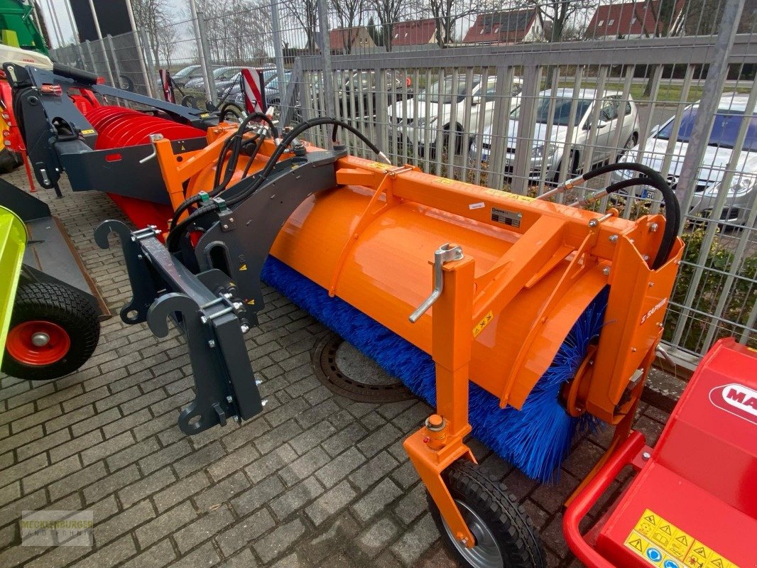 Kehrmaschine typu Saphir SKM 28, Neumaschine v Teterow (Obrázek 1)