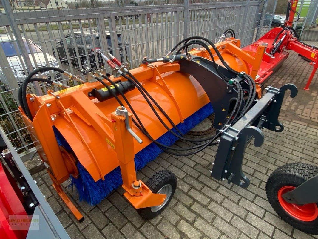 Kehrmaschine typu Saphir SKM 28, Neumaschine v Teterow (Obrázek 2)