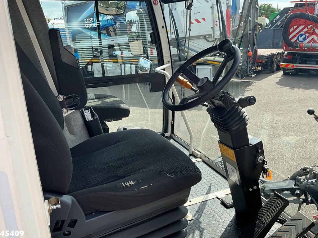 Kehrmaschine of the type Schmidt Cleango 500 Compact Euro 6 with 3-rd brush, Gebrauchtmaschine in ANDELST (Picture 11)