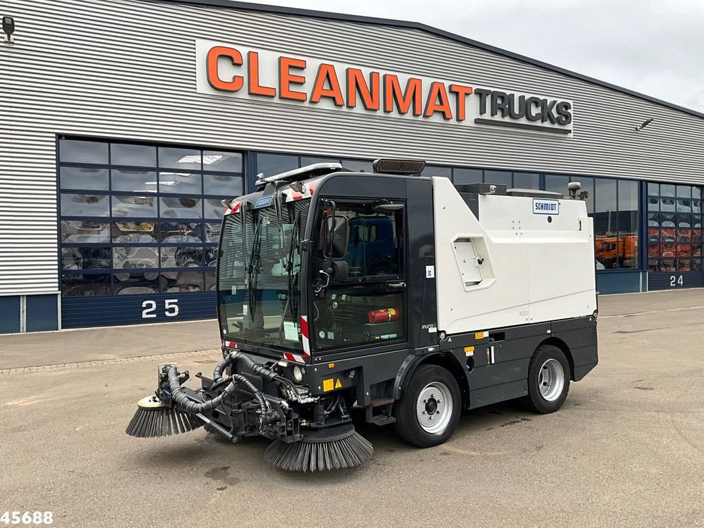 Kehrmaschine des Typs Schmidt Cleango Compact 500 Euro 6 with 3-rd brush Just 41.050 km!, Gebrauchtmaschine in ANDELST (Bild 3)