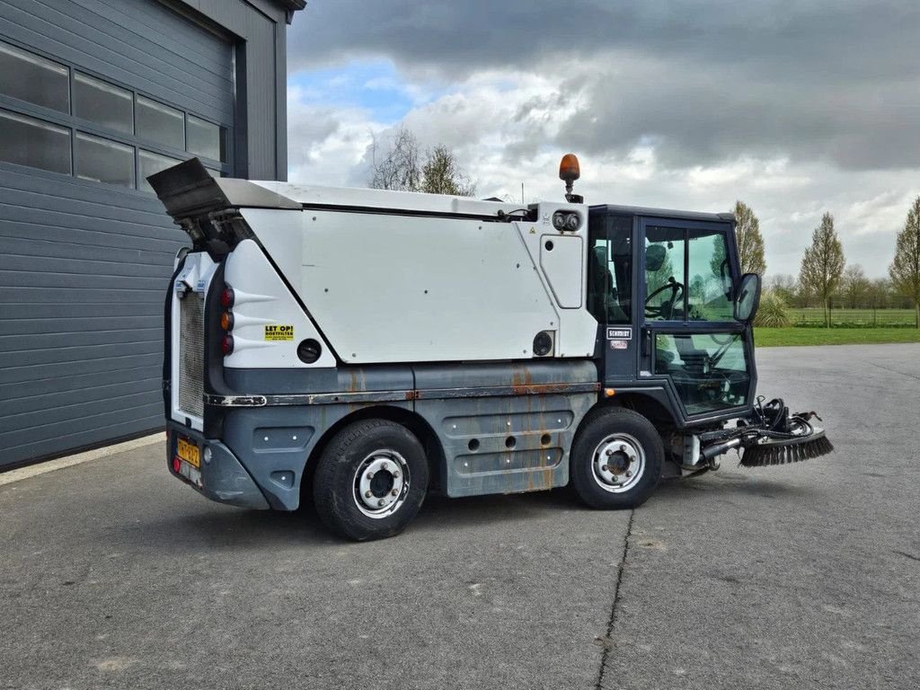 Kehrmaschine типа Schmidt COMPACT 200 Swingo 200, Gebrauchtmaschine в BENNEKOM (Фотография 4)