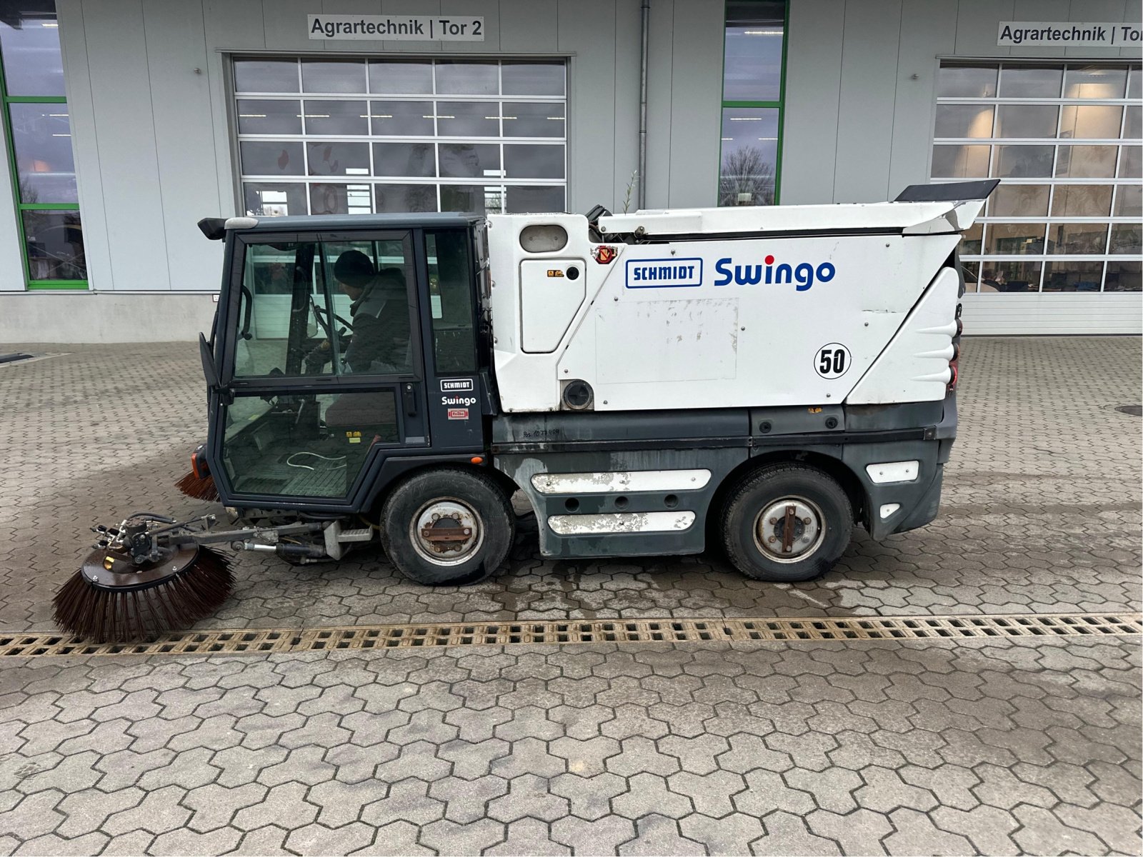 Kehrmaschine des Typs Schmidt Kehrmaschine Compact+ 250, Gebrauchtmaschine in Gadebusch (Bild 2)