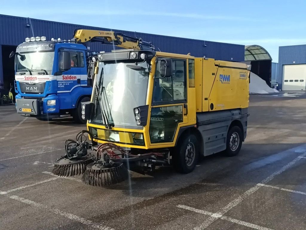 Kehrmaschine del tipo Schmidt Swingo 200+, Gebrauchtmaschine In Groningen (Immagine 4)