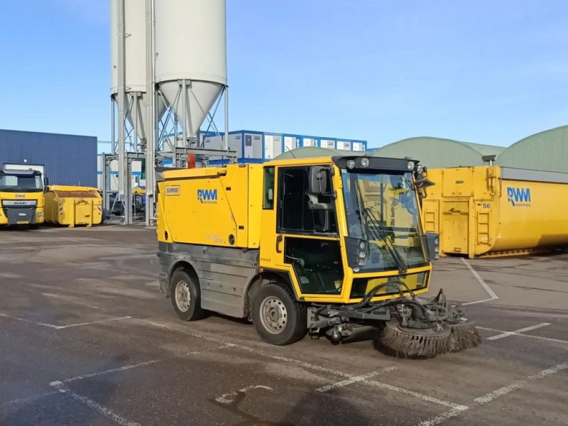 Kehrmaschine del tipo Schmidt Swingo 200+, Gebrauchtmaschine In Groningen