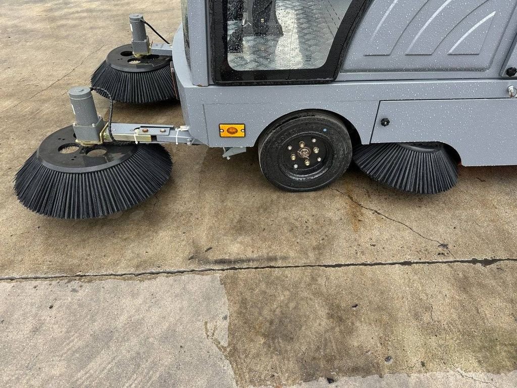 Kehrmaschine типа Sonstige &Aring; koda DY2400, Gebrauchtmaschine в Antwerpen (Фотография 10)