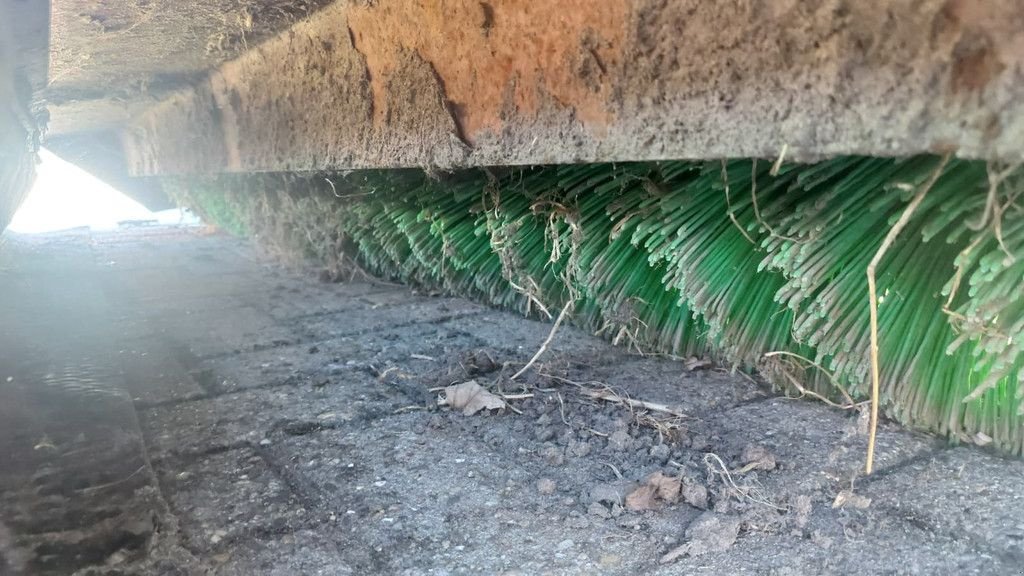 Kehrmaschine des Typs Sonstige 2 meter, Gebrauchtmaschine in Wierden (Bild 3)