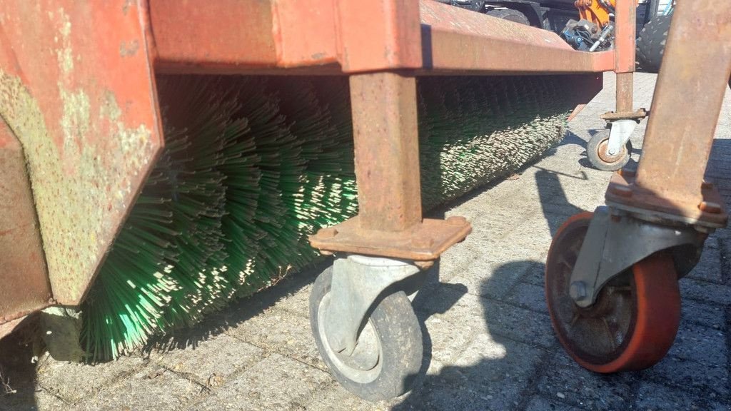 Kehrmaschine des Typs Sonstige 2 meter, Gebrauchtmaschine in Wierden (Bild 2)