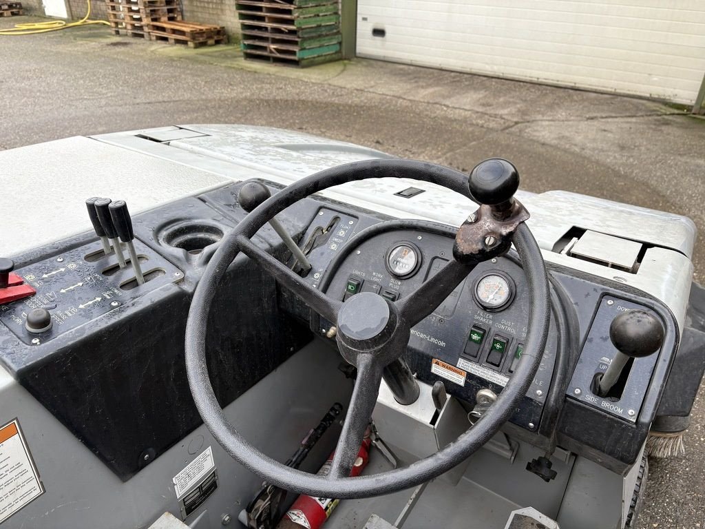 Kehrmaschine des Typs Sonstige American 2160 XP Diesel, Gebrauchtmaschine in Kronenberg (Bild 3)