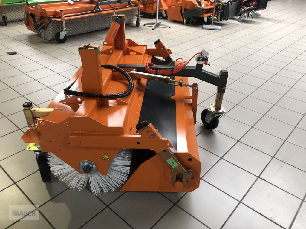 Kehrmaschine des Typs Sonstige Bema 20 inkl. Sammelwanne / Euro o.WM Aufnahme, Neumaschine in Burgkirchen (Bild 2)