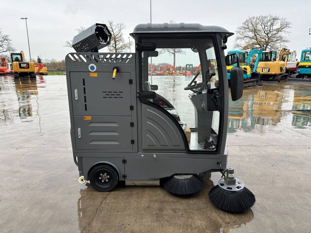 Kehrmaschine du type Sonstige DY2000, Neumaschine en Antwerpen (Photo 4)