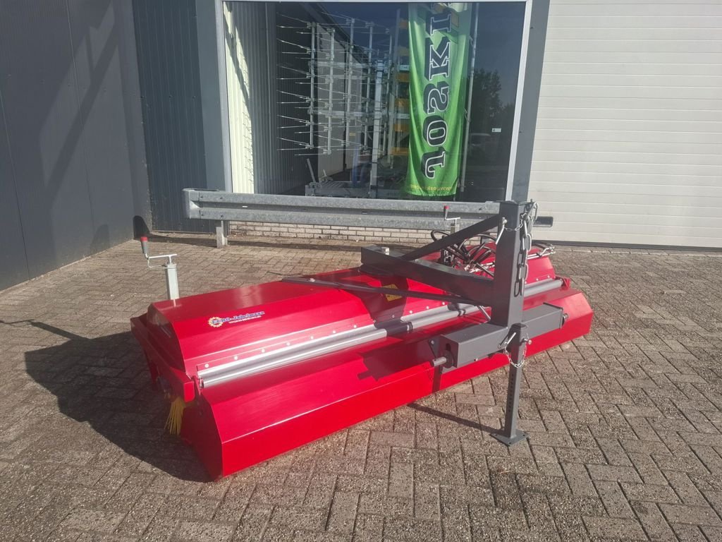 Kehrmaschine des Typs Sonstige Euro V 2501 SKM, Gebrauchtmaschine in MARIENHEEM (Bild 1)